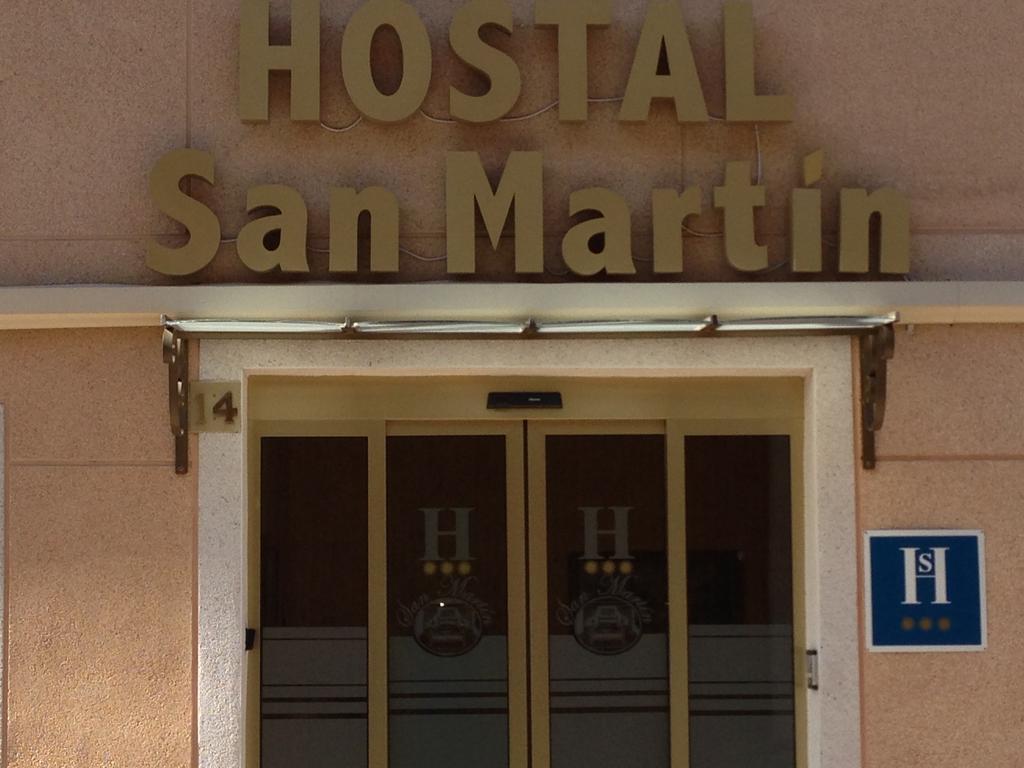 Hostal San Martin San Martín de la Vega Exteriör bild